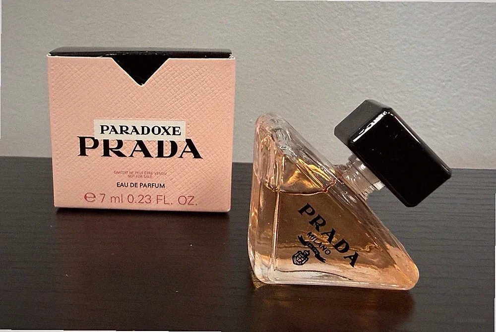 PRADA Paradoxe Eau de Parfum 0.23 fl oz travel Size Women's Fragrance